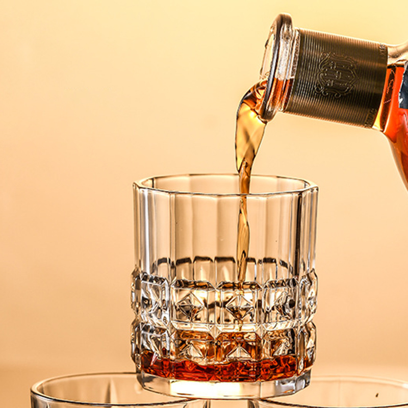 Diferentes vasos de vidrio, va - Wine Beer Difference reseña y precio